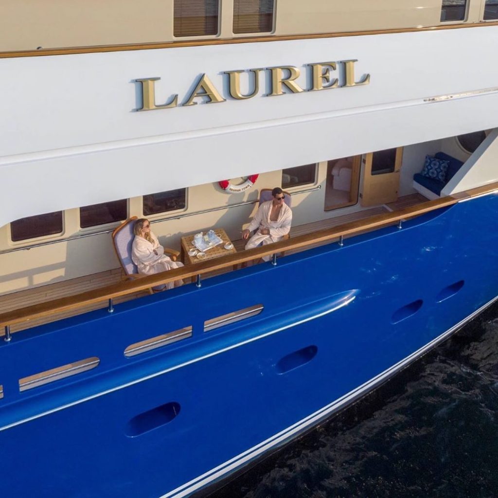 Mega Yacht Laurel