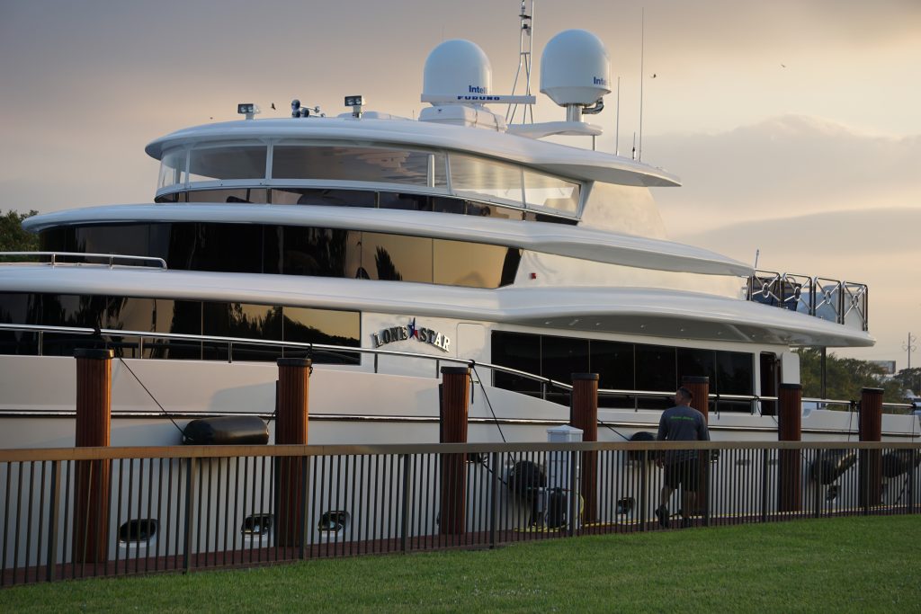 Motor Yacht Lone Star